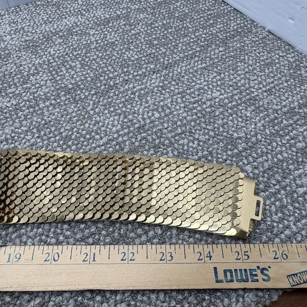 Women Belt Elastic‎ Textured Large Golden Color Clasp Wide VTG Castle H18